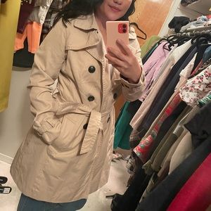 Gap khaki colored Trench coat medium